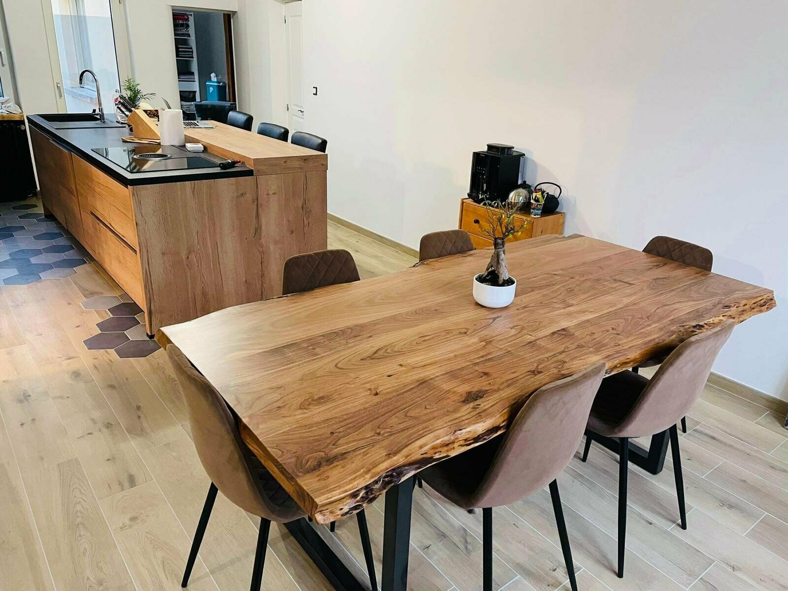 Esstisch + MASSIVHOLZ Akazie + ECHTE Baumkante + 120 bis 240cm – möbel-outlet-24